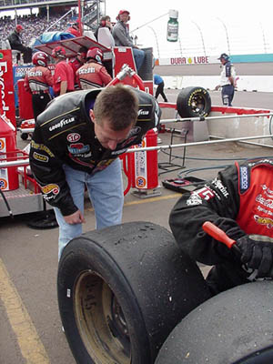 tires.jpg (43722 bytes)